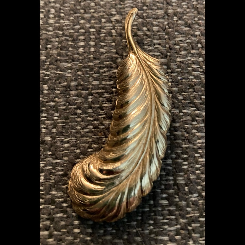 TAYLORD Vintage 12K Gold Filled Leaf Brooch